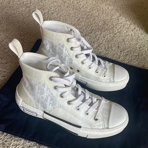 SOLD. White Dior Oblique Canvas Sneakers size 37